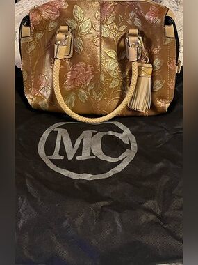 Beautiful beautiful, genuine leather, MC handbag🤩